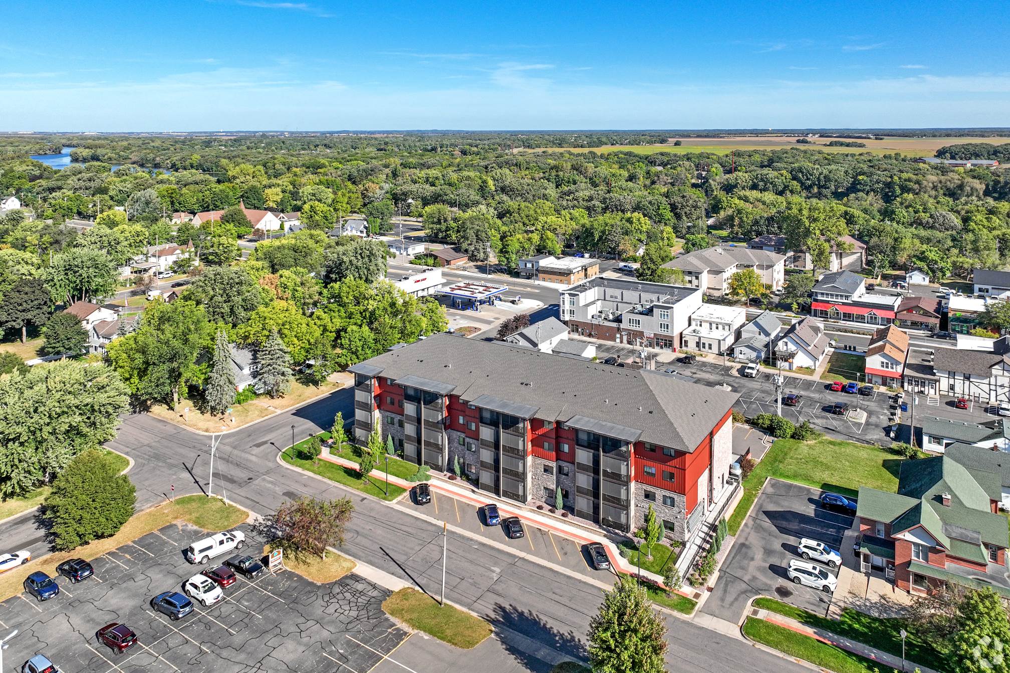 exterior view at Rivertown Residencial Suites located in Monticello, MN